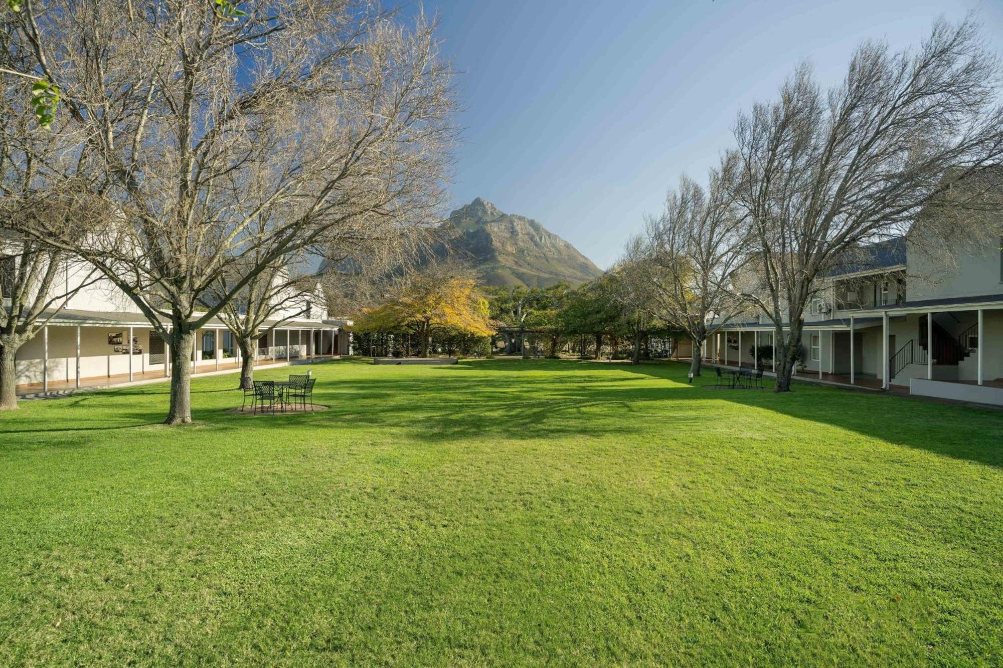Protea Hotel By Marriott Cape Town Mowbray Екстериор снимка