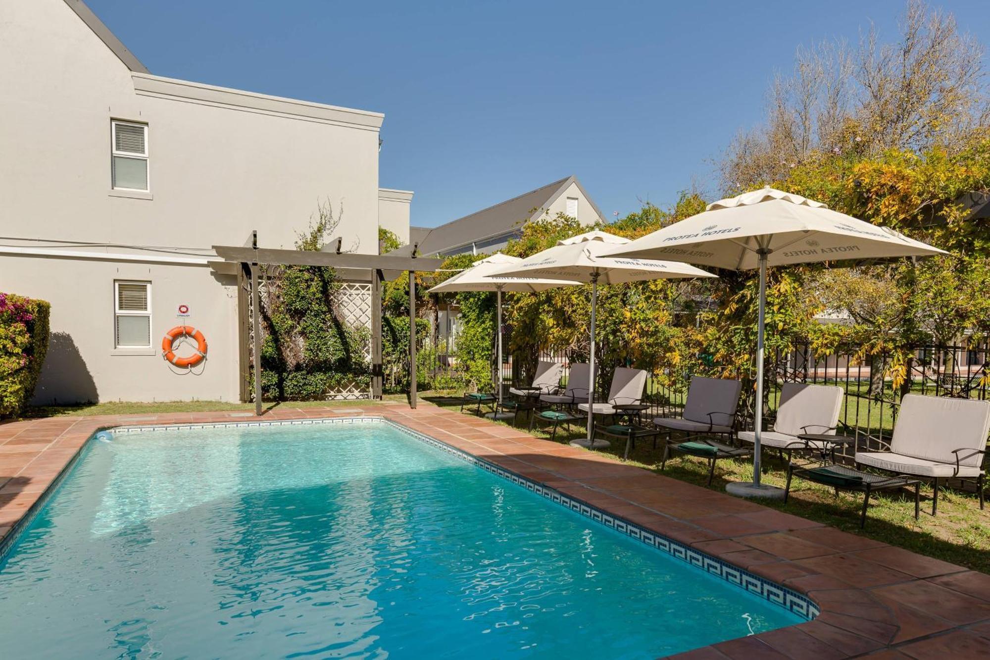 Protea Hotel By Marriott Cape Town Mowbray Екстериор снимка