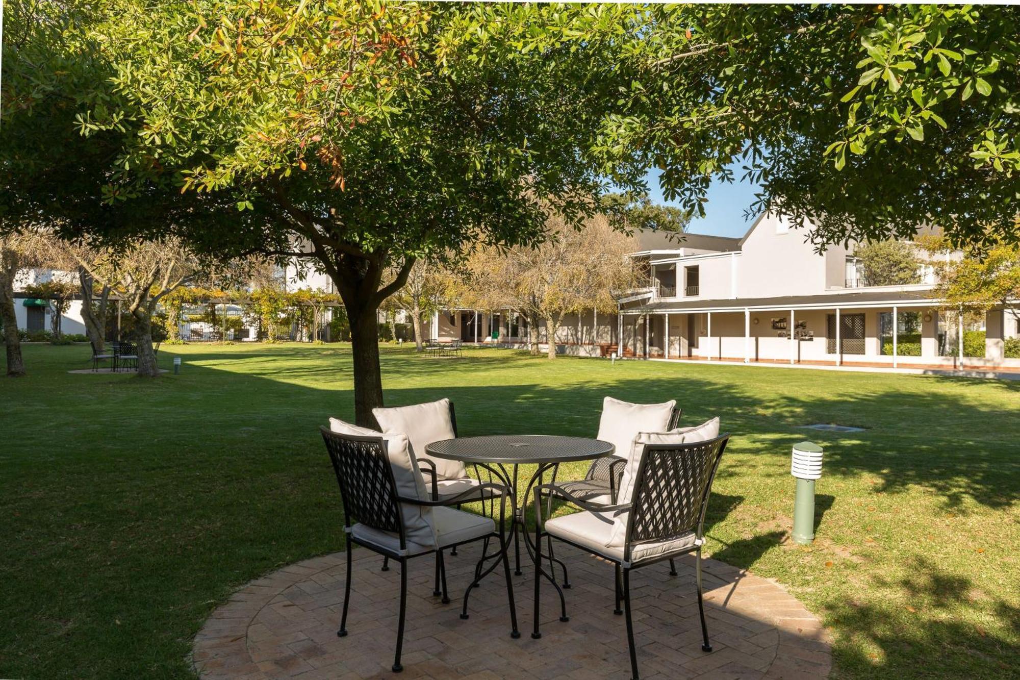 Protea Hotel By Marriott Cape Town Mowbray Екстериор снимка