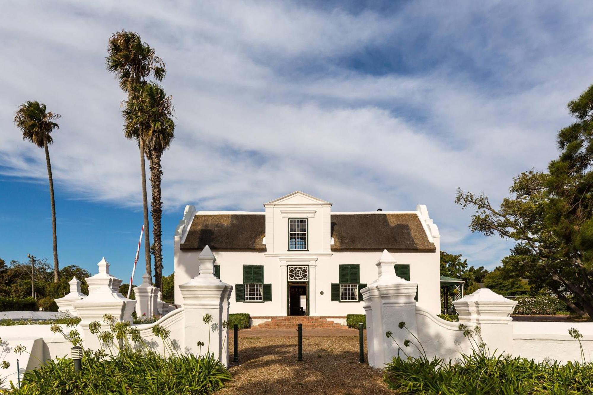 Protea Hotel By Marriott Cape Town Mowbray Екстериор снимка